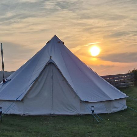 Beautiful 1-Bed Bell Tent In Holyhead Exterior foto